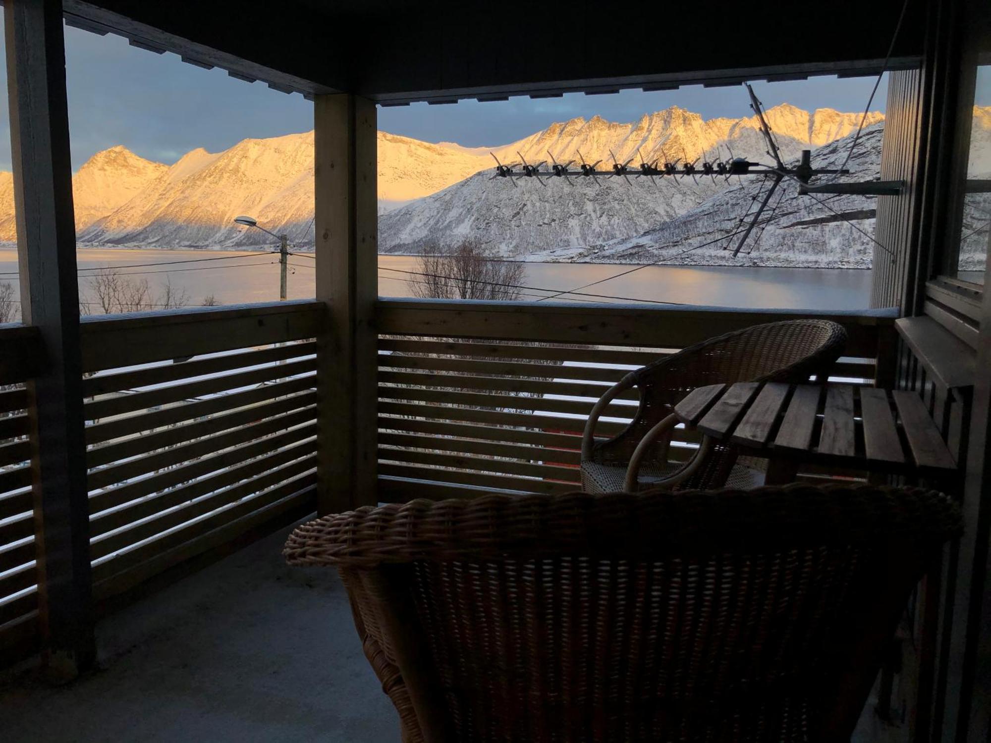 Vacation Home In Fjordgard With Views Of Segla And The Fjord 外观 照片